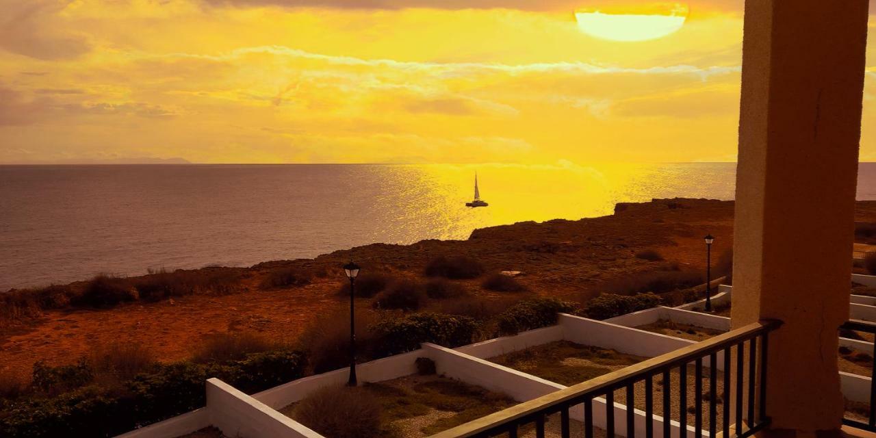 Apartamentos Moon Dreams Cabo De Banos カラ・エン・ブラネス エクステリア 写真